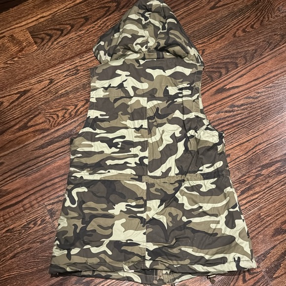 **NWT** Love Tree Hooded Vest - Picture 8 of 9